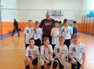 "Igrzyska Dzieci, siatkówka - czwórki chłopców"